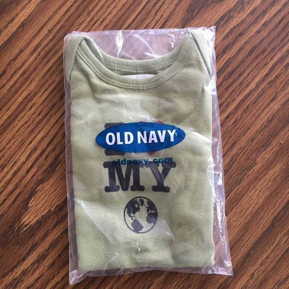 Old Navy Long Sleeve Onsie NWT - Picture 2 of 4